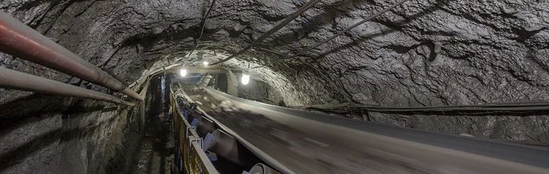 Fire and flame resistant conveyor belt